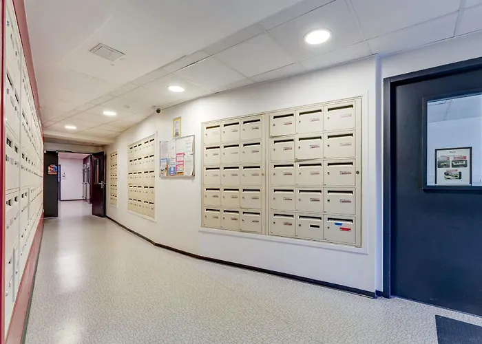 126 - Le Lokup - Wifi - Proche Tram * Реймс